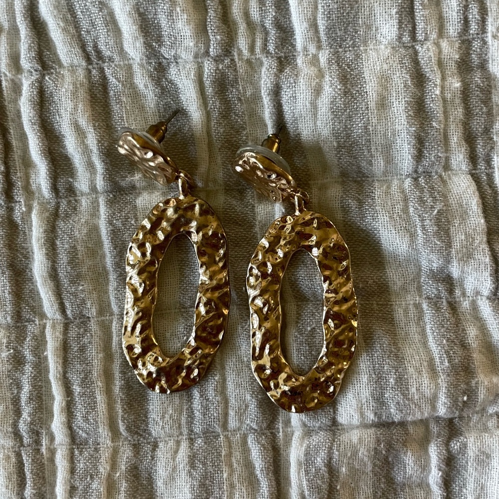 Gold Round Earrings.